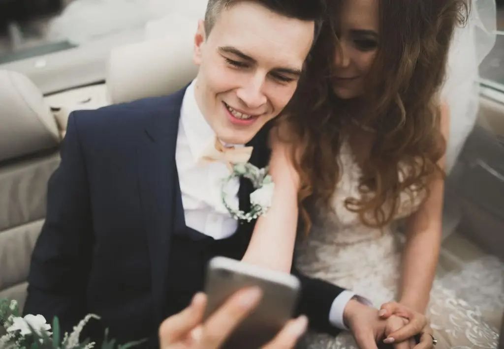 2024 Wedding Trends: Why You Should Consider an Online Ceremony